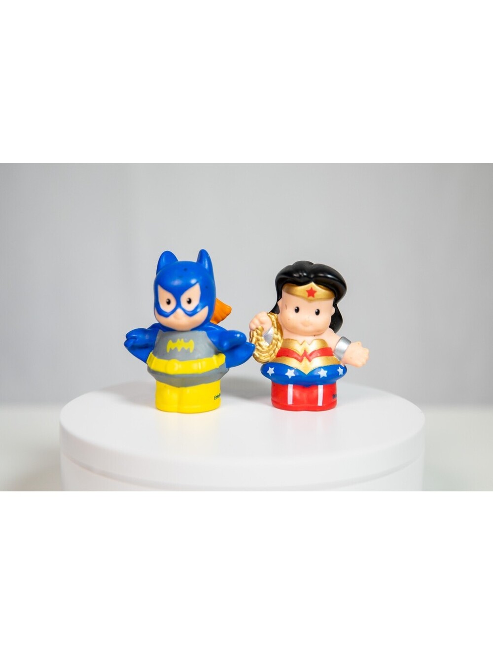 Fisher Price 2011 Little People DC Comics Batgirl & Wonder Woman Set
